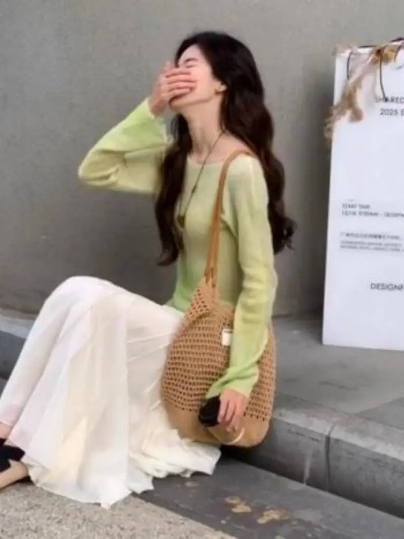 New Women'S Long-Sleeve T-Shirt with a Green Gradient, Fitted Design, And Flared Sleeves, Perfect for Dopamine Dressing in Knitwear.