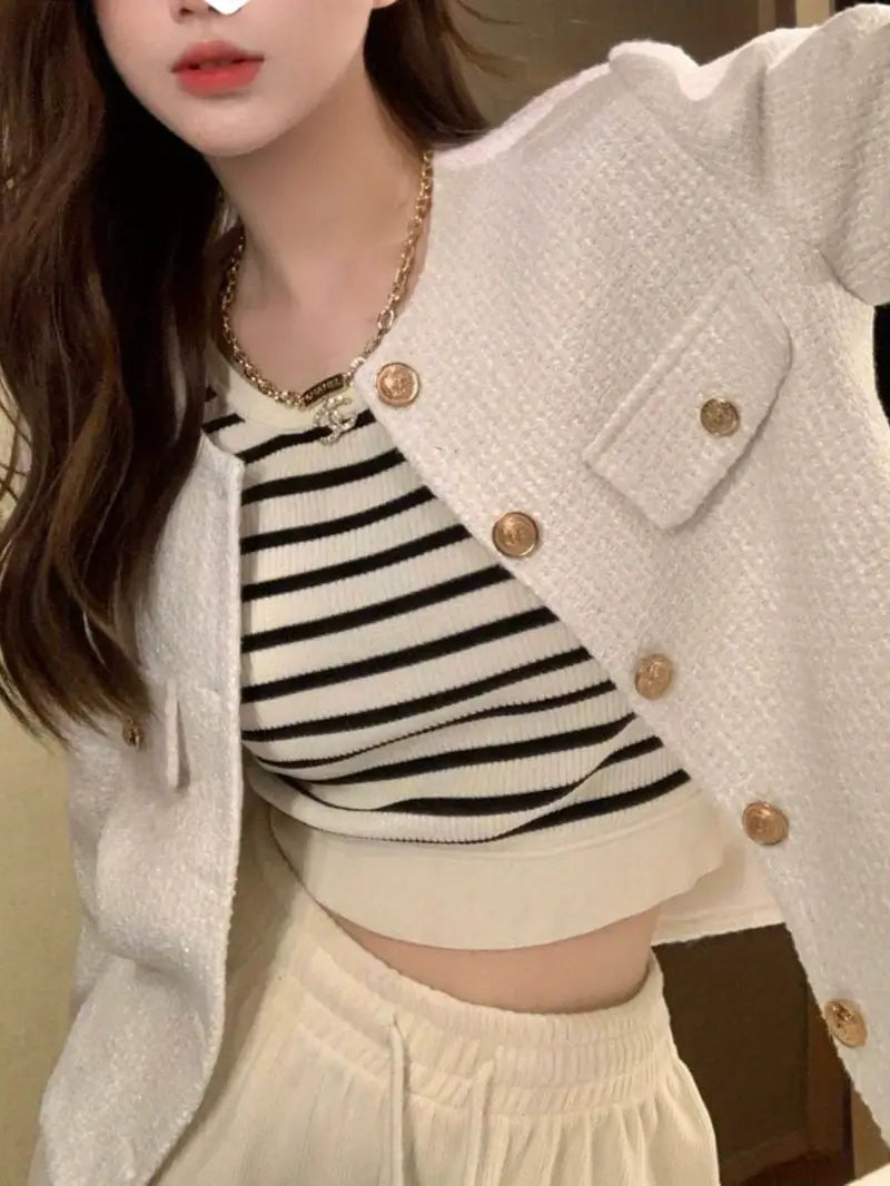 A New Women'S Autumn Jacket with a Loose, Short Style That Is Versatile And Has a Trendy French Vibe.