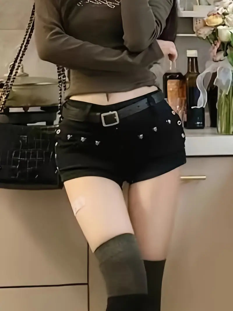 Sleek, Chic Women's Denim Shorts with Rivet Details - Casual Summer Jean Hotpants for Beach & Streetwear, Polyester